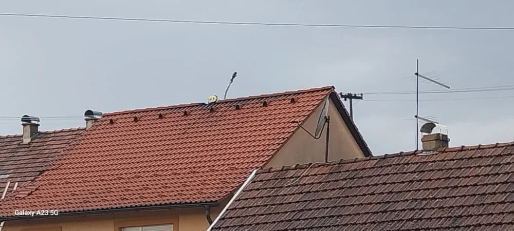 KAOS U SL. BRODU: Jedan grom udario u kuću drugi u kamion