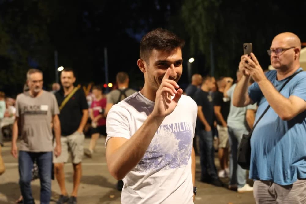 (FOTOGALERIJA) Uz nastup „Energy banda“ i „Slavonskih lola“ održana završna večer Gastro večeri u Batrini