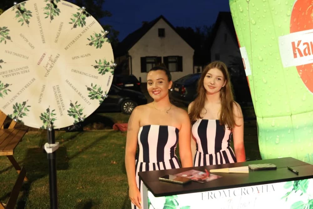 (FOTOGALERIJA) Uz nastup „Energy banda“ i „Slavonskih lola“ održana završna večer Gastro večeri u Batrini