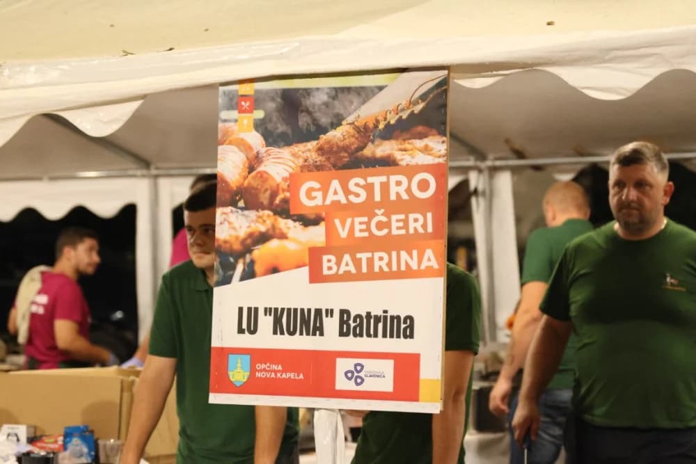 (FOTOGALERIJA) Uz nastup „Energy banda“ i „Slavonskih lola“ održana završna večer Gastro večeri u Batrini