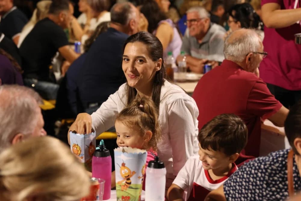 (FOTOGALERIJA) Uz nastup „Energy banda“ i „Slavonskih lola“ održana završna večer Gastro večeri u Batrini