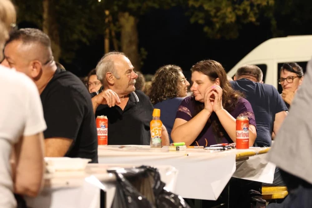 (FOTOGALERIJA) Uz nastup „Energy banda“ i „Slavonskih lola“ održana završna večer Gastro večeri u Batrini