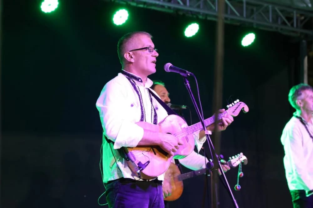 (FOTOGALERIJA) Uz nastup „Energy banda“ i „Slavonskih lola“ održana završna večer Gastro večeri u Batrini