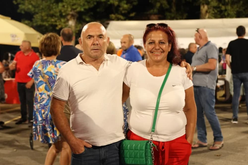 (FOTOGALERIJA) Uz nastup „Energy banda“ i „Slavonskih lola“ održana završna večer Gastro večeri u Batrini