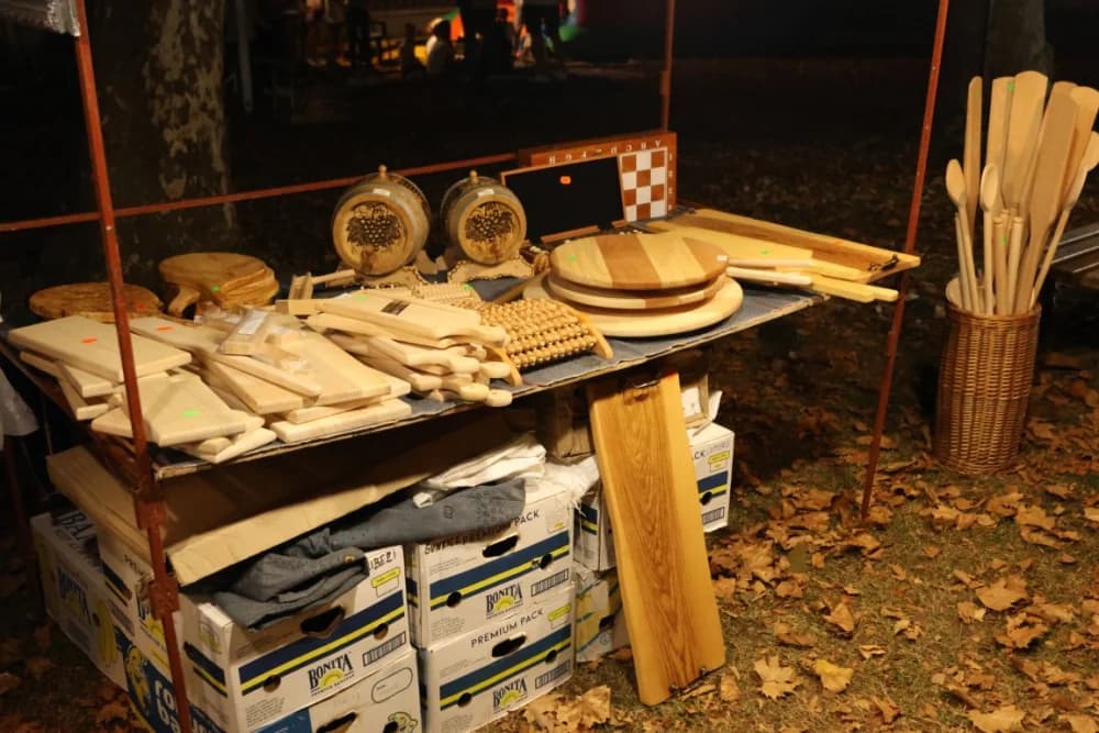 (FOTOGALERIJA) Uz nastup „Energy banda“ i „Slavonskih lola“ održana završna večer Gastro večeri u Batrini