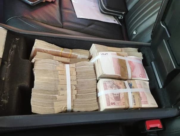 NEMA PROLAZA: Naši carinici otkrili nezakonit novac, objavili i fotke