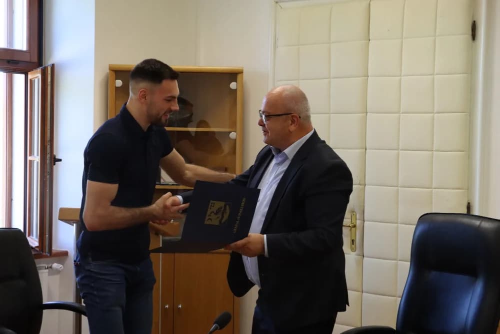 Veočić na putu u Pariz, a Duspara se pohvalio