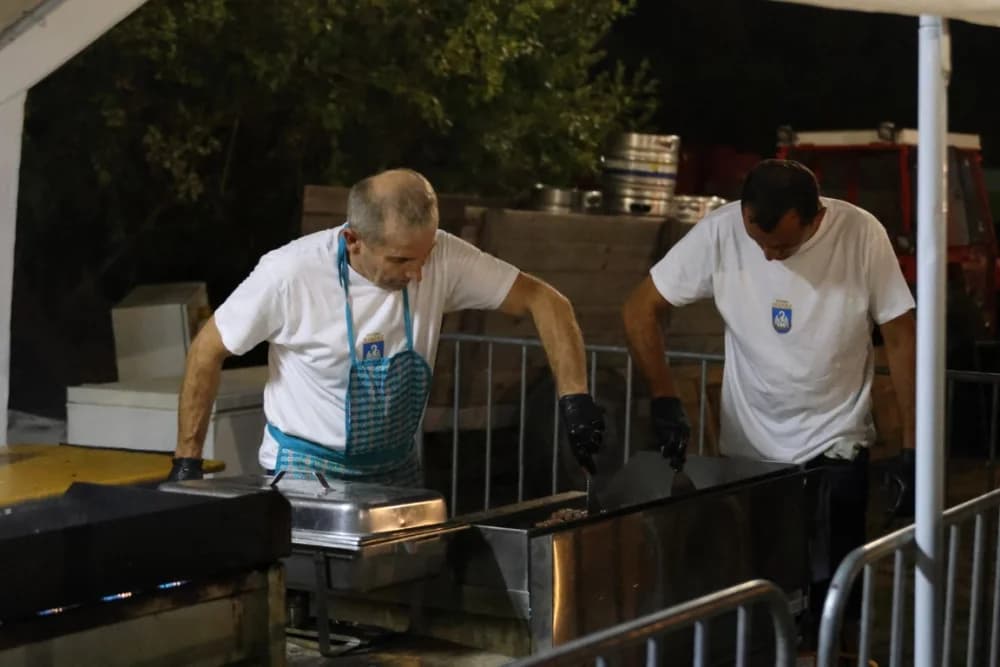 Odvoračka večer privukla brojne posjetitelje na kojoj je nastupili KUD-ovi, Branko Polić, Miroslav Škoro i Valentino band iz Požege