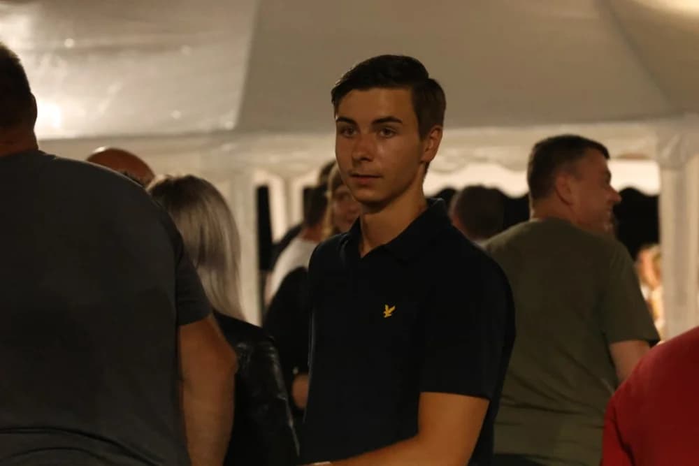 Odvoračka večer privukla brojne posjetitelje na kojoj je nastupili KUD-ovi, Branko Polić, Miroslav Škoro i Valentino band iz Požege