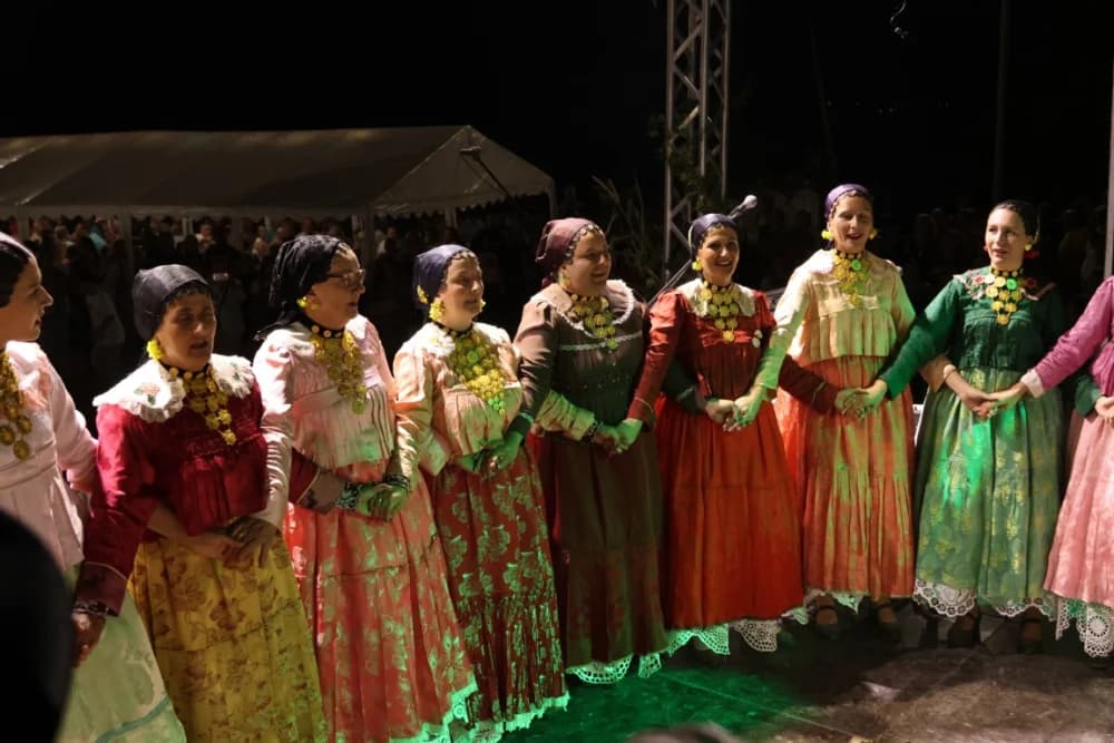 Odvoračka večer privukla brojne posjetitelje na kojoj je nastupili KUD-ovi, Branko Polić, Miroslav Škoro i Valentino band iz Požege