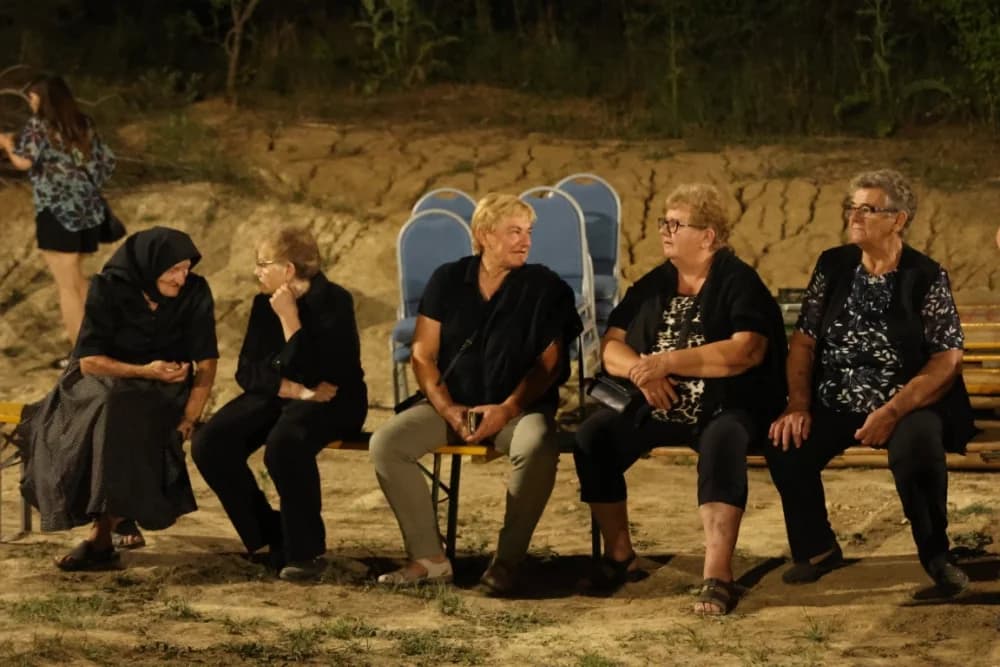 Odvoračka večer privukla brojne posjetitelje na kojoj je nastupili KUD-ovi, Branko Polić, Miroslav Škoro i Valentino band iz Požege