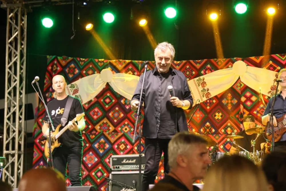 Odvoračka večer privukla brojne posjetitelje na kojoj je nastupili KUD-ovi, Branko Polić, Miroslav Škoro i Valentino band iz Požege