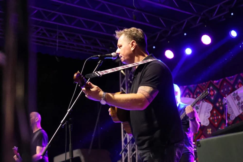 Odvoračka večer privukla brojne posjetitelje na kojoj je nastupili KUD-ovi, Branko Polić, Miroslav Škoro i Valentino band iz Požege