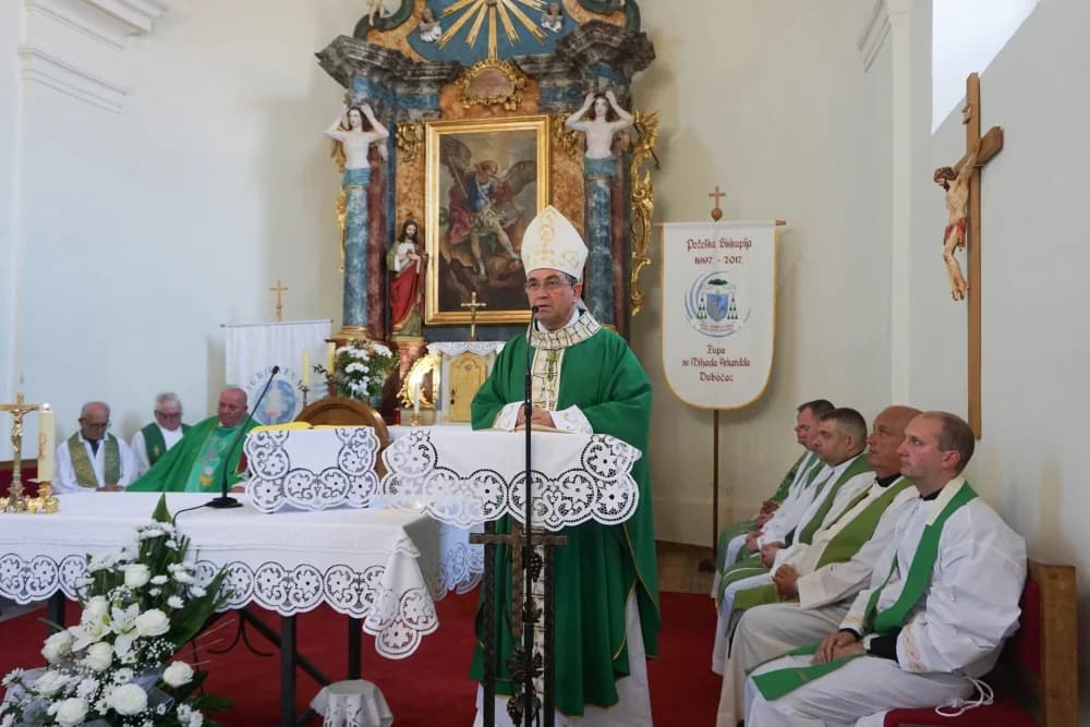 Proslava 330. obljetnice osnutka Župe Dubočac: ʼBudite svjedoci kako se vjera hrani i živi u Crkvi i s Crkvomʼ