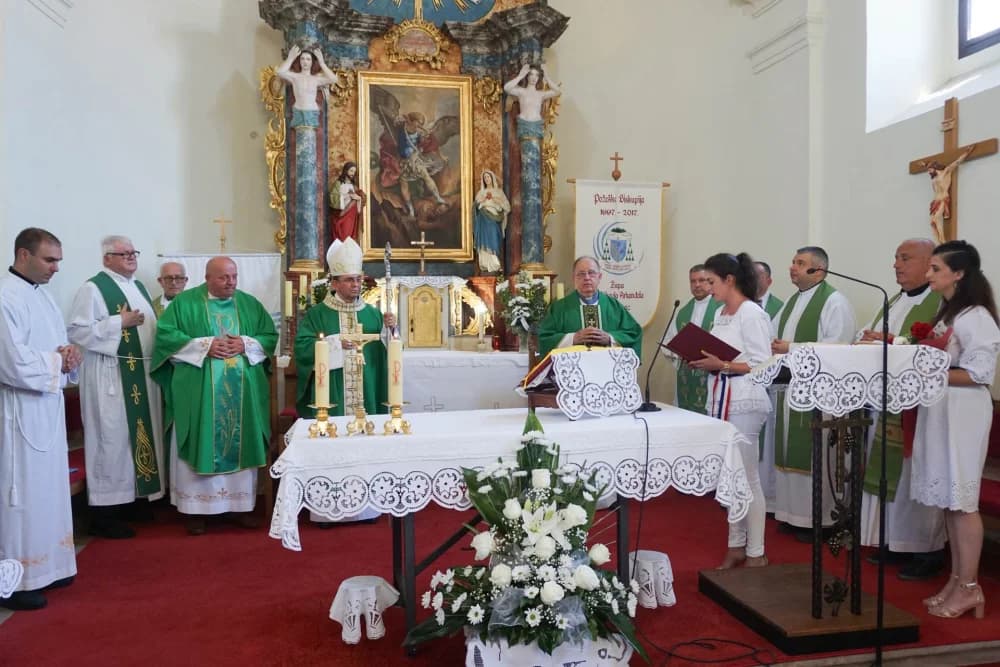 Proslava 330. obljetnice osnutka Župe Dubočac: ʼBudite svjedoci kako se vjera hrani i živi u Crkvi i s Crkvomʼ