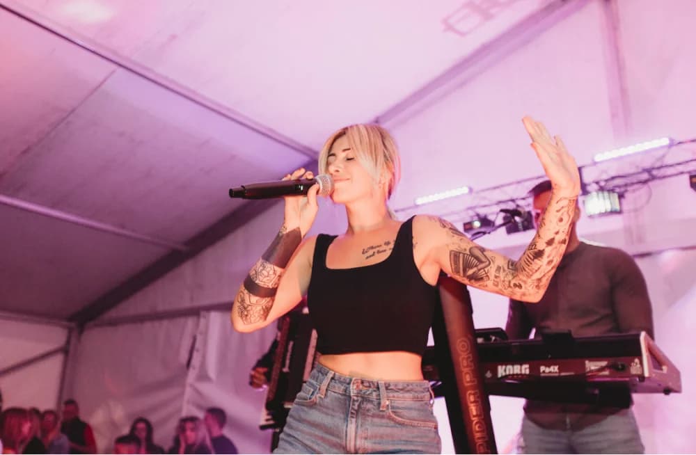[NAJAVA] VETOVAČKO LJETO 2024.: Ulaznice za veliki koncert Ace Lukasa dostupne su u požeškom Clubu Saloon i sustavu Eventim