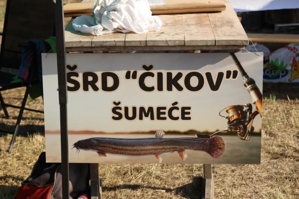 (FOTOGALERIJA) Održana gastronomsko-turistička manifestacija u Lovčiću: 30-ak ekipa pokazale svoja umijeća u pečenju slasne delicije