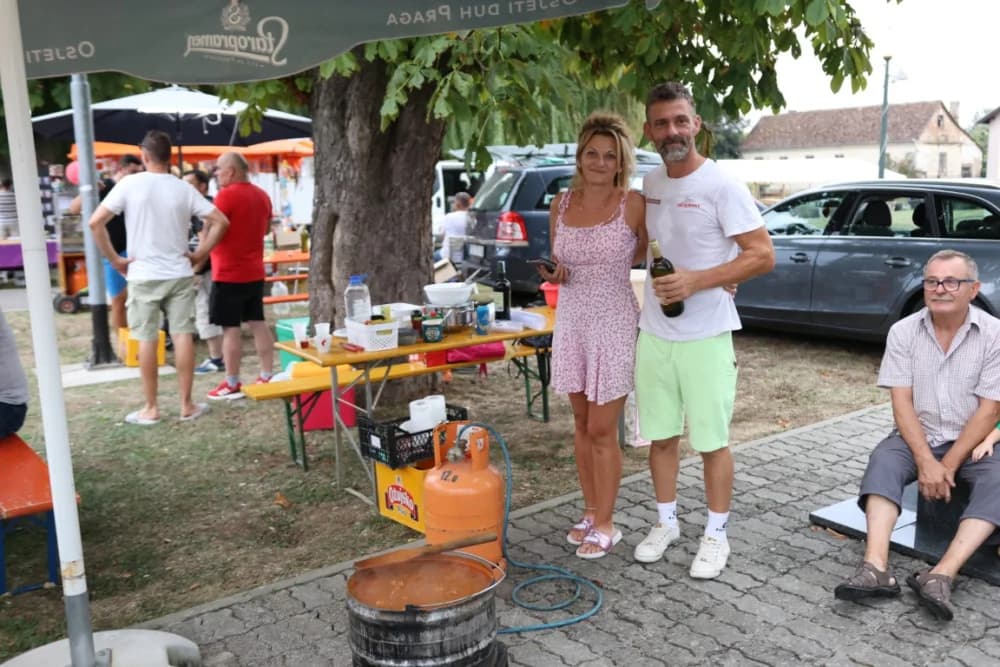 Najbolji čobanac skuhao Mladen Stipetić iz Brodskog Stupnika, drugi je bio Nikola Tomašević, a treći Josip Jurčić