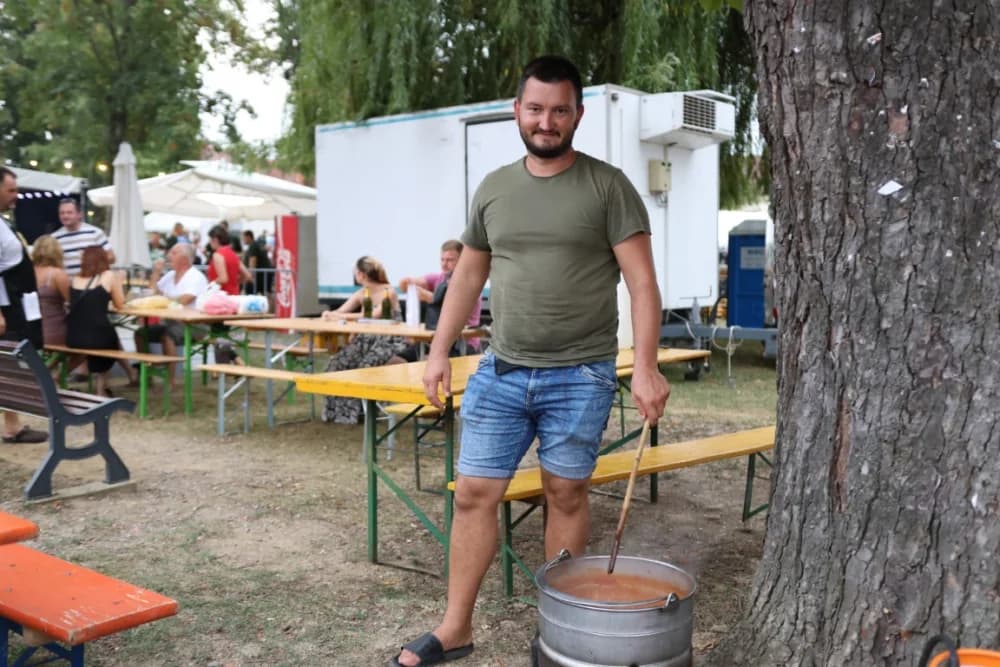 Najbolji čobanac skuhao Mladen Stipetić iz Brodskog Stupnika, drugi je bio Nikola Tomašević, a treći Josip Jurčić