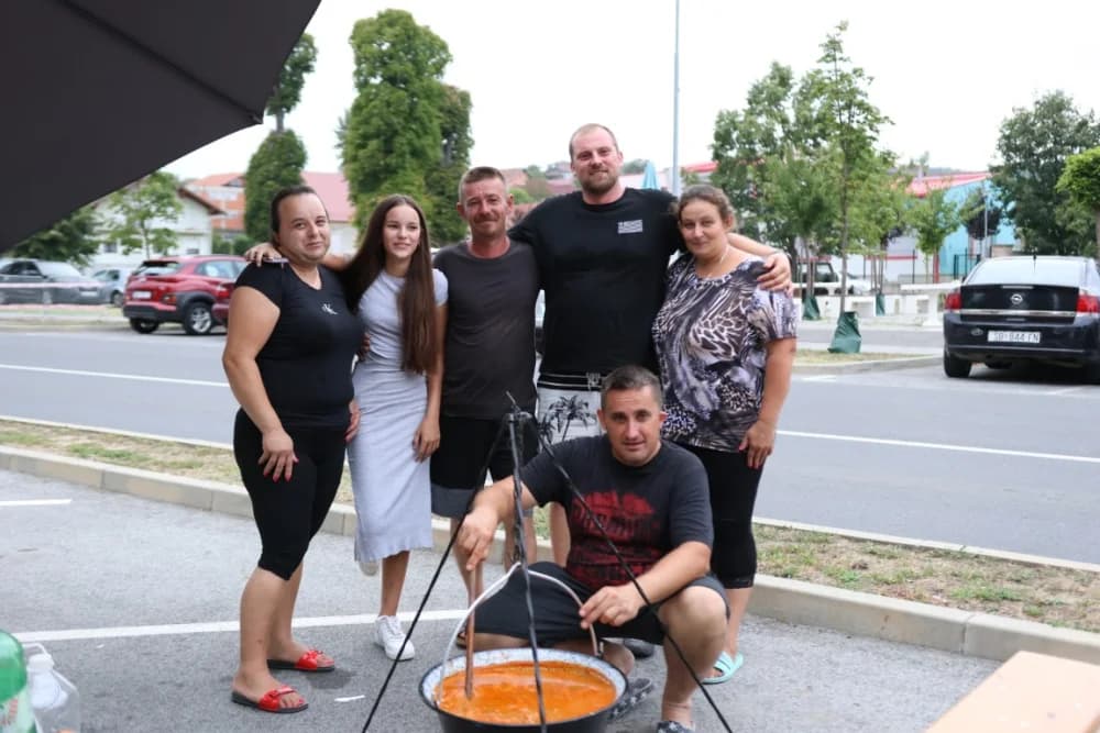 Najbolji čobanac skuhao Mladen Stipetić iz Brodskog Stupnika, drugi je bio Nikola Tomašević, a treći Josip Jurčić
