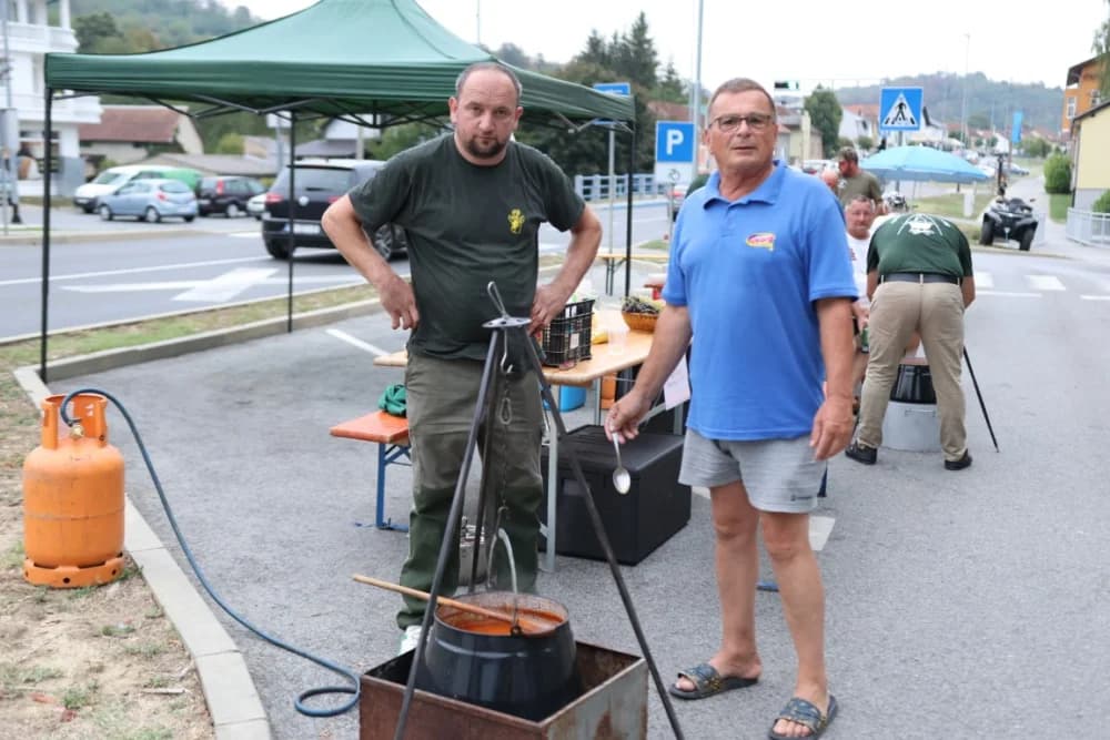 Najbolji čobanac skuhao Mladen Stipetić iz Brodskog Stupnika, drugi je bio Nikola Tomašević, a treći Josip Jurčić