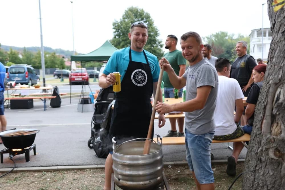 Najbolji čobanac skuhao Mladen Stipetić iz Brodskog Stupnika, drugi je bio Nikola Tomašević, a treći Josip Jurčić