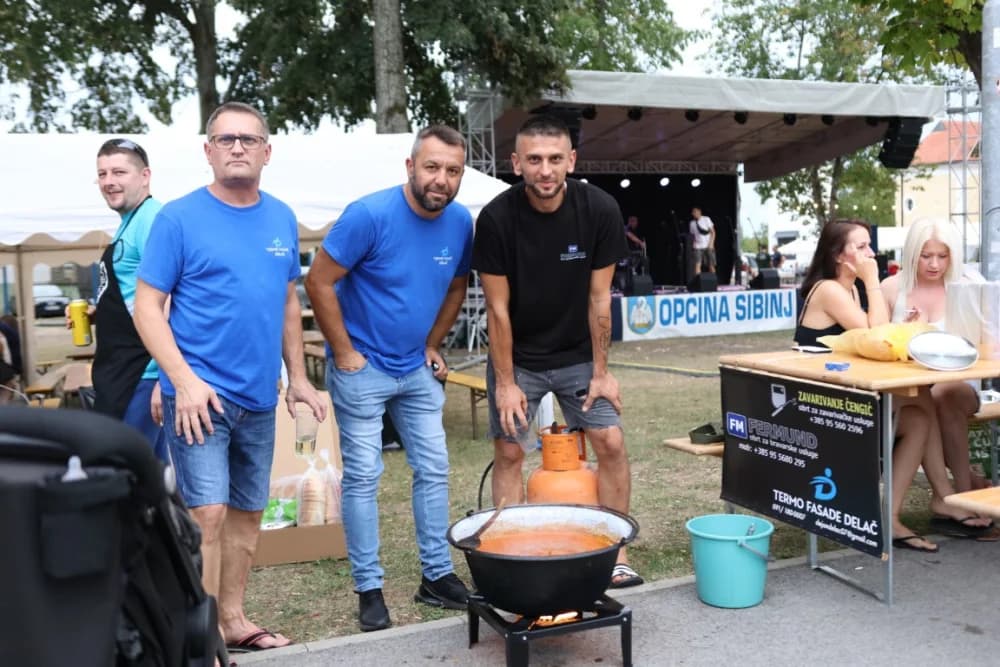 Najbolji čobanac skuhao Mladen Stipetić iz Brodskog Stupnika, drugi je bio Nikola Tomašević, a treći Josip Jurčić