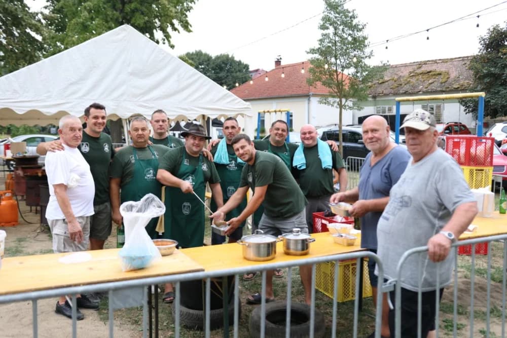 Najbolji čobanac skuhao Mladen Stipetić iz Brodskog Stupnika, drugi je bio Nikola Tomašević, a treći Josip Jurčić