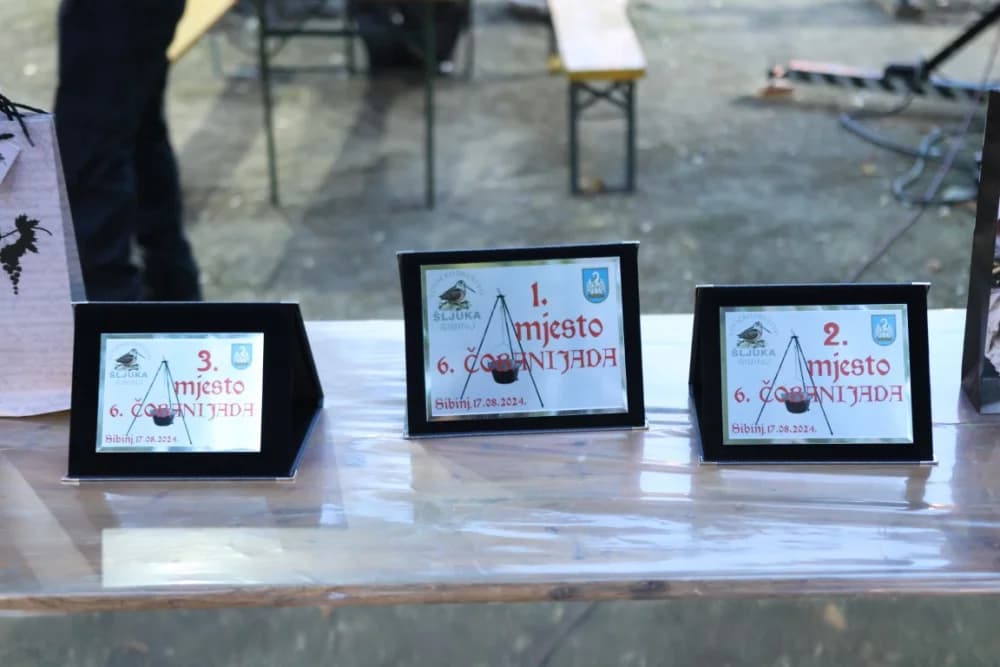 Najbolji čobanac skuhao Mladen Stipetić iz Brodskog Stupnika, drugi je bio Nikola Tomašević, a treći Josip Jurčić