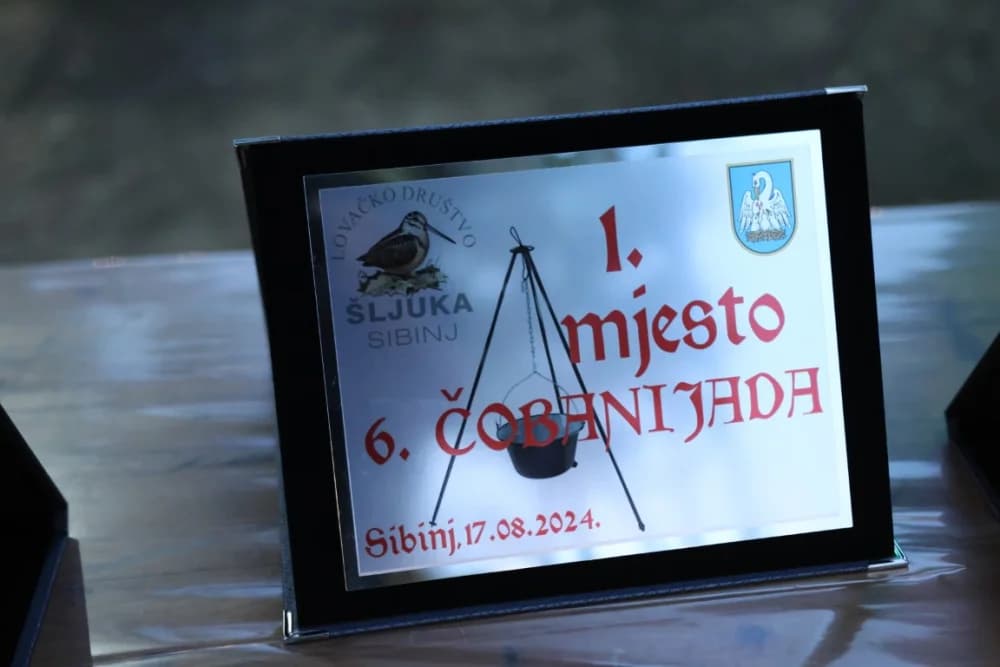Najbolji čobanac skuhao Mladen Stipetić iz Brodskog Stupnika, drugi je bio Nikola Tomašević, a treći Josip Jurčić