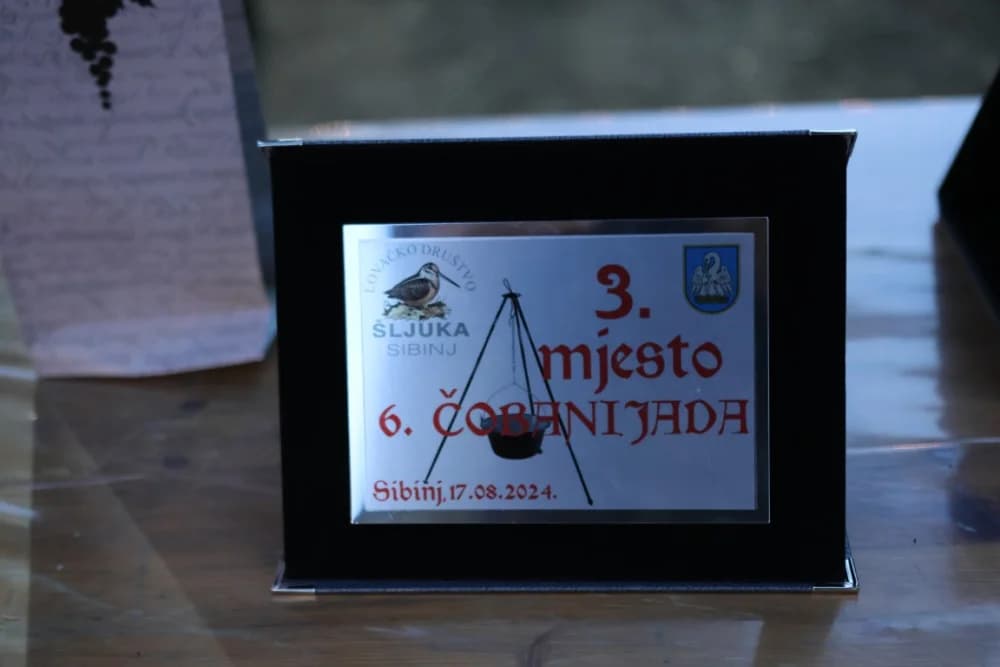 Najbolji čobanac skuhao Mladen Stipetić iz Brodskog Stupnika, drugi je bio Nikola Tomašević, a treći Josip Jurčić
