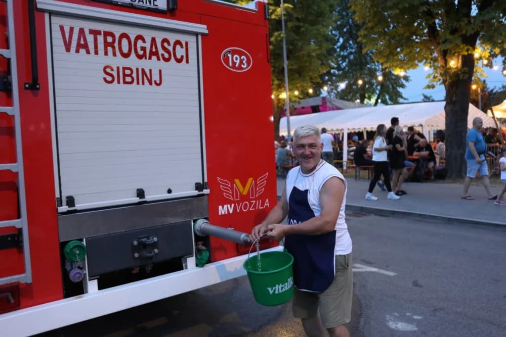 Najbolji čobanac skuhao Mladen Stipetić iz Brodskog Stupnika, drugi je bio Nikola Tomašević, a treći Josip Jurčić