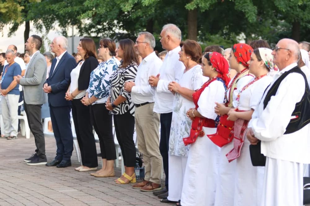 HODOČAŠĆE U VOĆIN: Euharistijskim slvljem i zavjetnom procesijom proslavljena Nebeska Majka