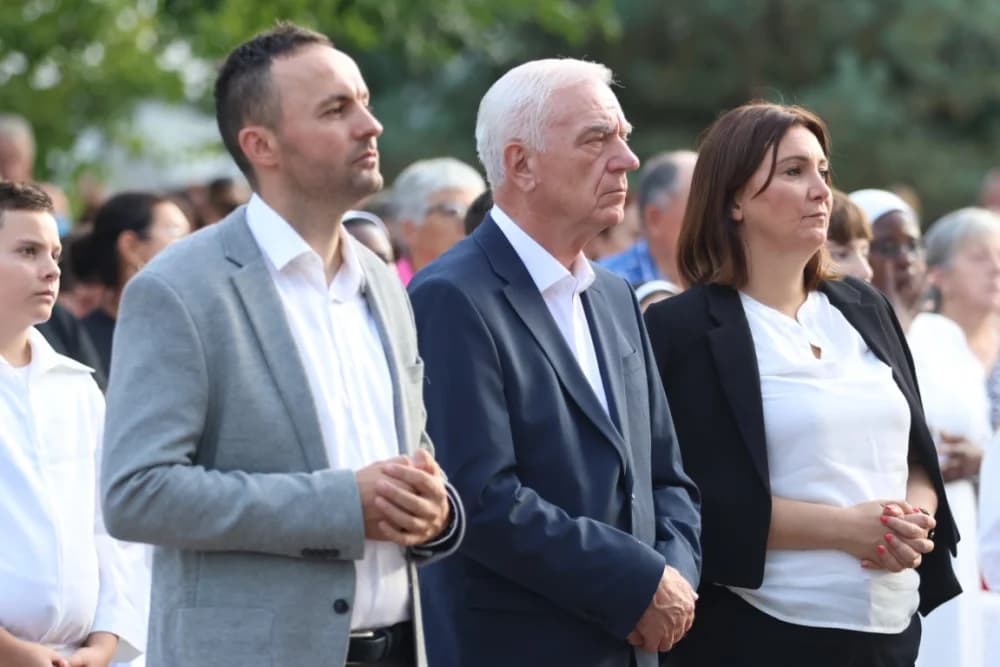 HODOČAŠĆE U VOĆIN: Euharistijskim slvljem i zavjetnom procesijom proslavljena Nebeska Majka