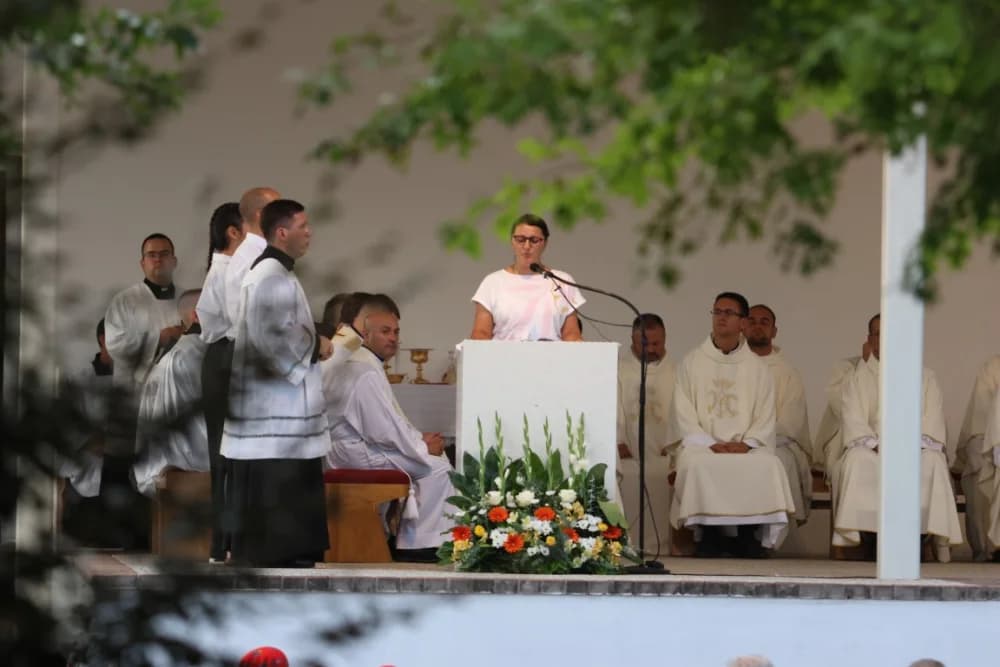 HODOČAŠĆE U VOĆIN: Euharistijskim slvljem i zavjetnom procesijom proslavljena Nebeska Majka