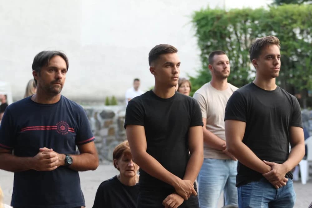HODOČAŠĆE U VOĆIN: Euharistijskim slvljem i zavjetnom procesijom proslavljena Nebeska Majka
