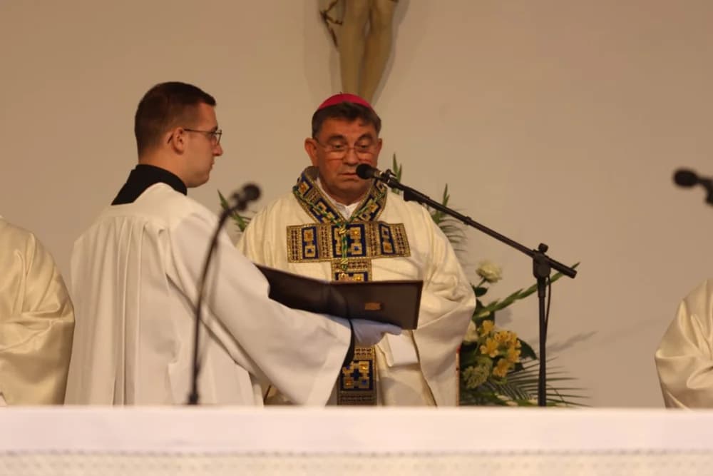 HODOČAŠĆE U VOĆIN: Euharistijskim slvljem i zavjetnom procesijom proslavljena Nebeska Majka