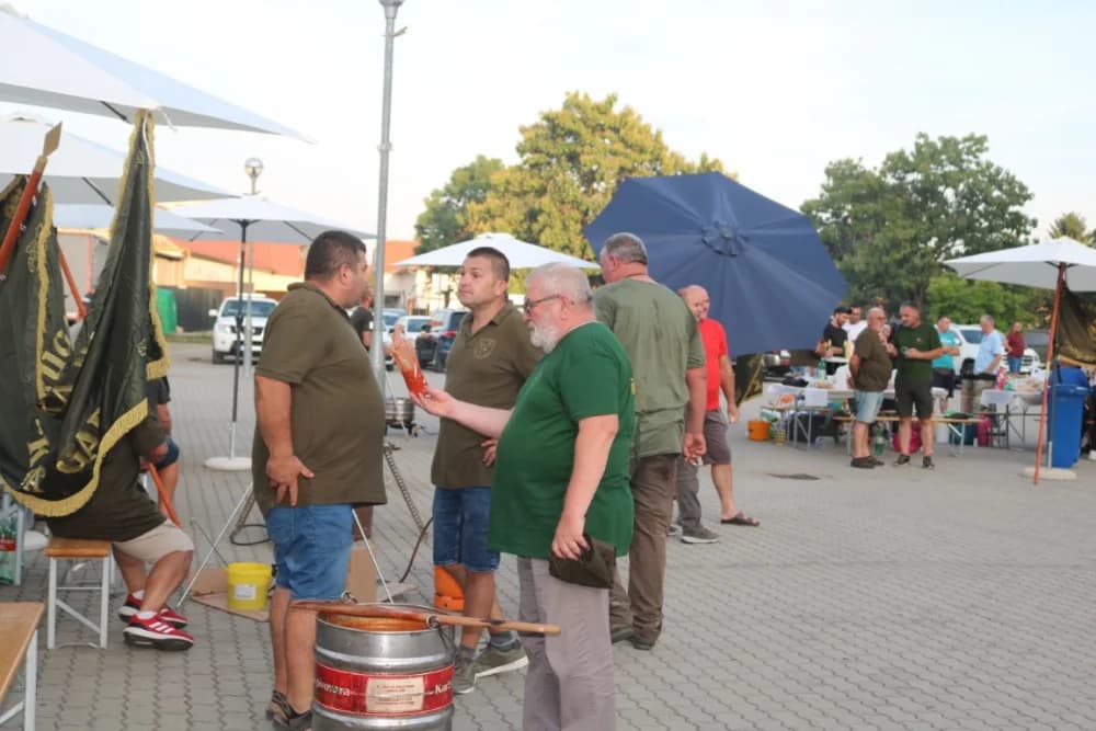 Lovci Starog Topolja skuhali najbolji lovački čobanac ispred ekipa iz Velike Kopanice i Starog Petrovog Sela