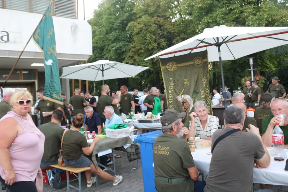 Lovci Starog Topolja skuhali najbolji lovački čobanac ispred ekipa iz Velike Kopanice i Starog Petrovog Sela