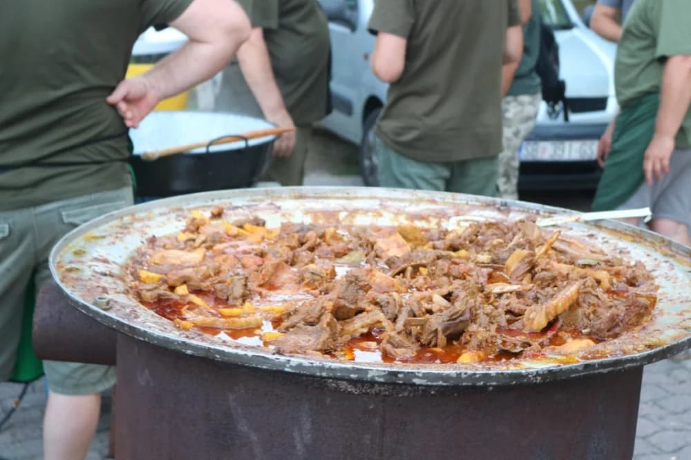 Lovci Starog Topolja skuhali najbolji lovački čobanac ispred ekipa iz Velike Kopanice i Starog Petrovog Sela
