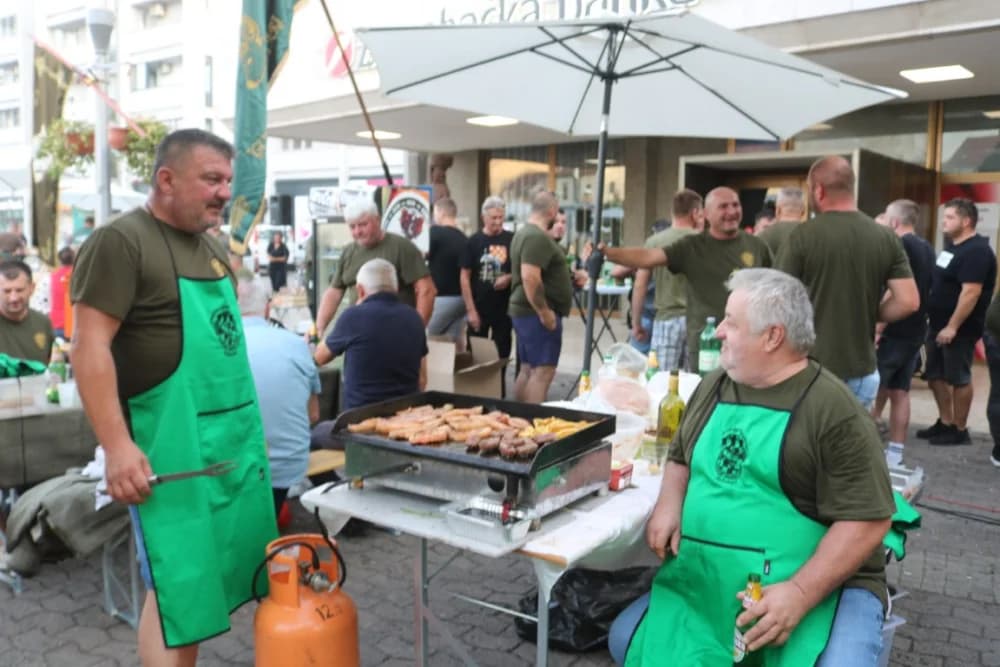 Lovci Starog Topolja skuhali najbolji lovački čobanac ispred ekipa iz Velike Kopanice i Starog Petrovog Sela