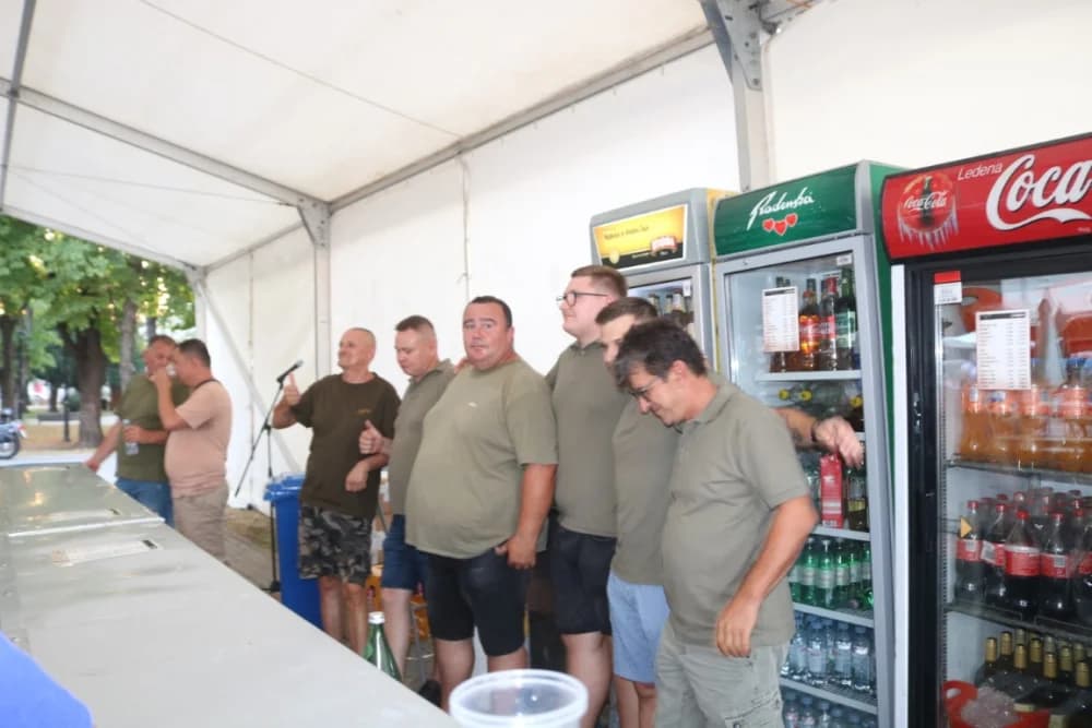Lovci Starog Topolja skuhali najbolji lovački čobanac ispred ekipa iz Velike Kopanice i Starog Petrovog Sela