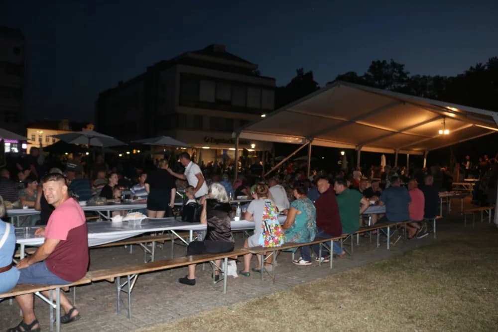 Lovci Starog Topolja skuhali najbolji lovački čobanac ispred ekipa iz Velike Kopanice i Starog Petrovog Sela