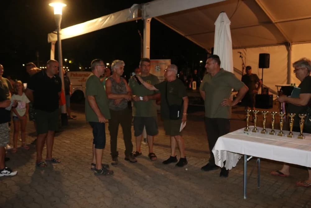 Lovci Starog Topolja skuhali najbolji lovački čobanac ispred ekipa iz Velike Kopanice i Starog Petrovog Sela