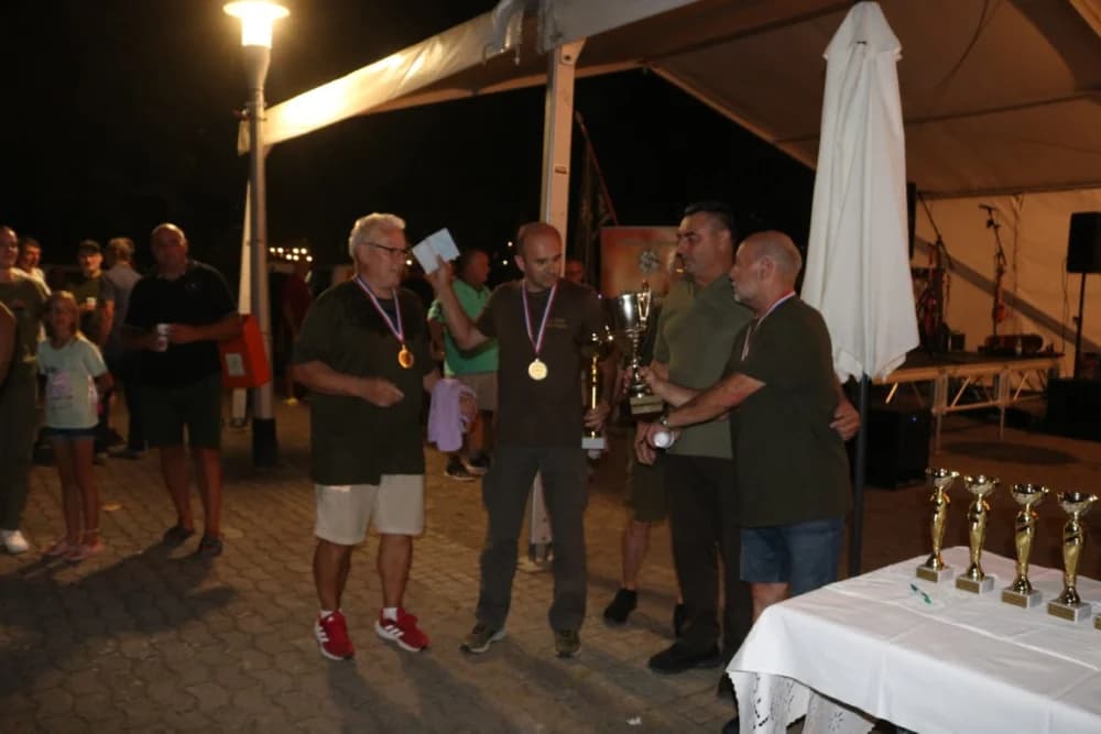 Lovci Starog Topolja skuhali najbolji lovački čobanac ispred ekipa iz Velike Kopanice i Starog Petrovog Sela
