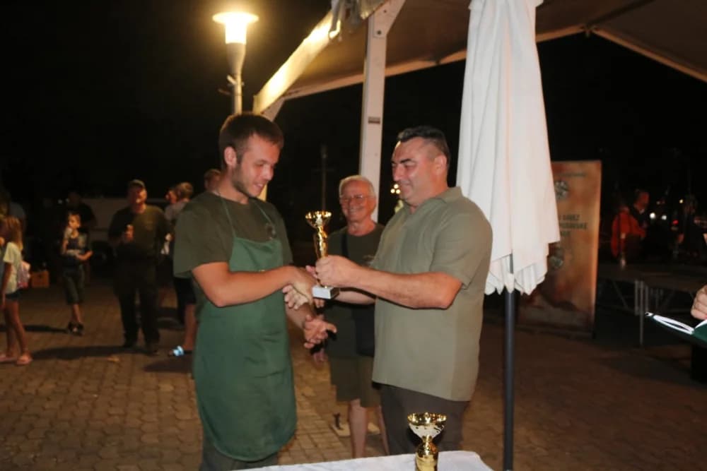 Lovci Starog Topolja skuhali najbolji lovački čobanac ispred ekipa iz Velike Kopanice i Starog Petrovog Sela