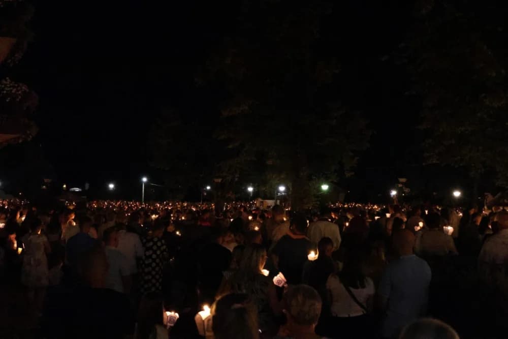 (VELIKA FOTOGALERIJA) Mnoštvo vjernika proslavilo Gospu od suza u Pleternici: „Suze Marijine su svete, a svaka prolivena suza je molitva i vapaj“