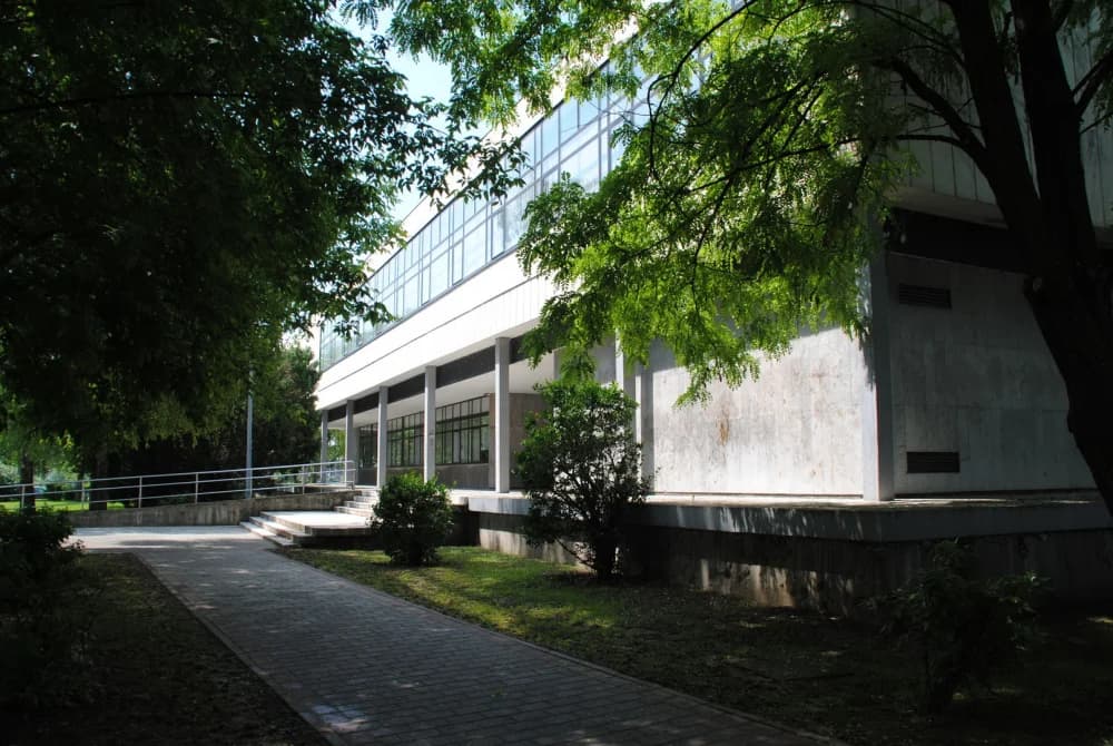 Gradska knjižnica Sl. Brod nudi besplatne upise učenika prvih razreda osnovne i srednje škole