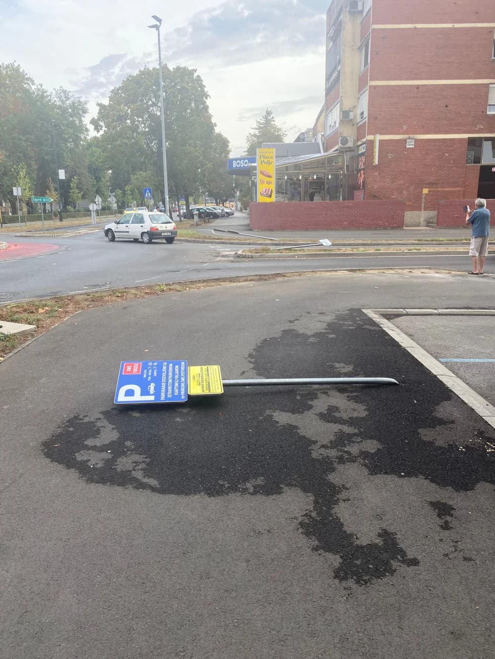 Vandalizam u centru grada! Sva sreća pa su kamere zabilježile rabadžije