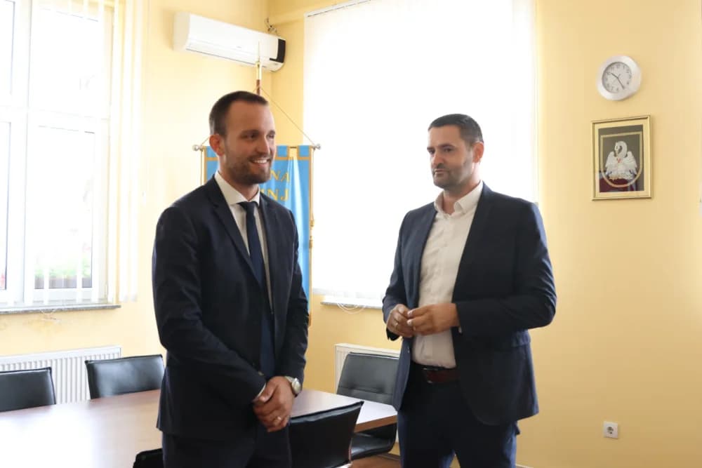 Plenkovićev ministar donio 50 tis. eura u Sibinj: ʼTrudimo se da mještani budu sigurnijiʼ